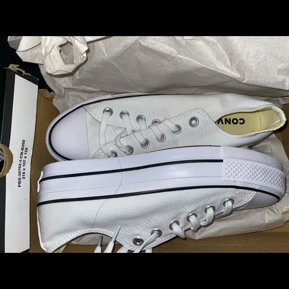 Converse All Star “Chuck Taylor” White Platform Sneaker